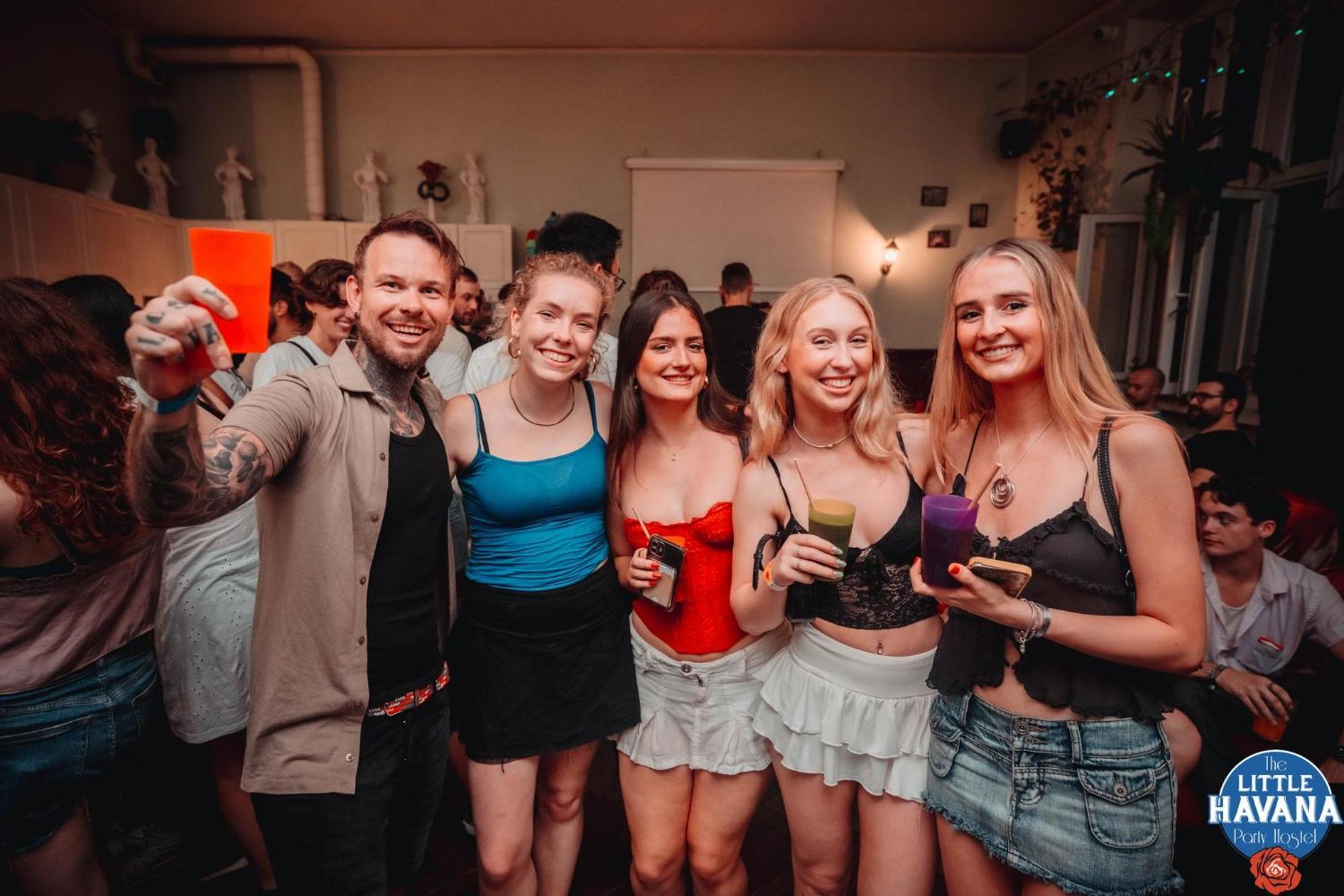 The Little Havana Party Hostel — Fotoğraflar 3
